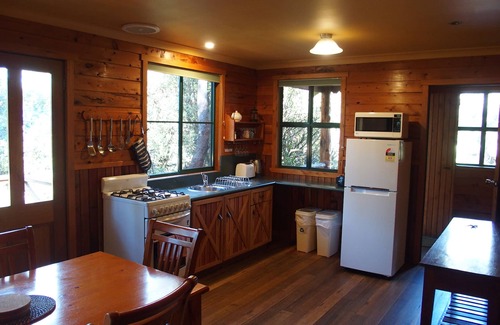 Cradle Mountain Apartment | Exceptional Cradle Highlander: Family-Friendly with Breakfast