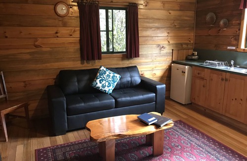 Cradle Mountain Apartment | Exceptional Cradle Highlander: Family-Friendly with Breakfast