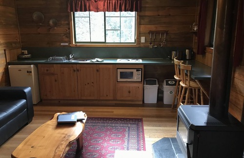 Cradle Mountain Apartment | Exceptional Cradle Highlander: Family-Friendly with Breakfast