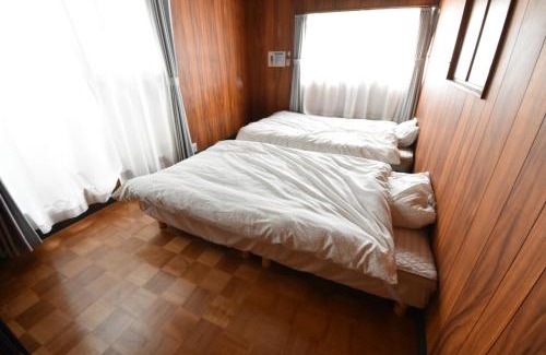 Matsubara Apartment | Budget-Friendly Hotel with Family Amenities and Kitchenette