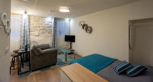 Kalamaja Apartment | Discover CraftFlat Kalamaja A: Guest Rated 9/10 with Dining