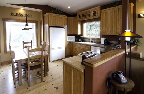 Depoe Bay House | Beachfront Craftsman House with Ocean Views and Spa