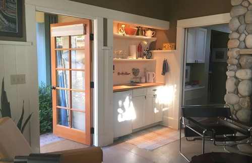 Clarkdale Cottage | Perfect Lake View Casita with Kitchen - Guest Rated 10/10
