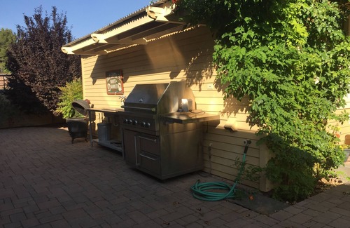 Clarkdale Cottage | Perfect Lake View Casita with Kitchen - Guest Rated 10/10