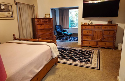 South Capitol House | Cozy Craftsman Home with Lake View & Family-Friendly Amenities