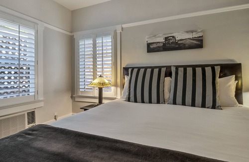 Calistoga Bed & Breakfast | Inviting Craftsman Inn: Rated 9/10 with Hot Tub & Breakfast