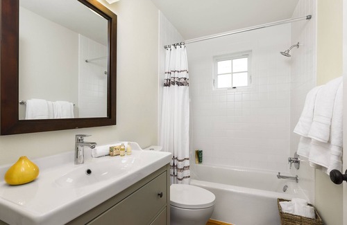 Rosedale Apartment | Stylish 1Bed/1Bath Retreat Near Central Market & Taco Deli