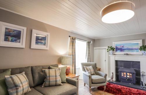 Balmacara House | Pet-Friendly Craggan Cottage in Balmacara - 4 Star Stay