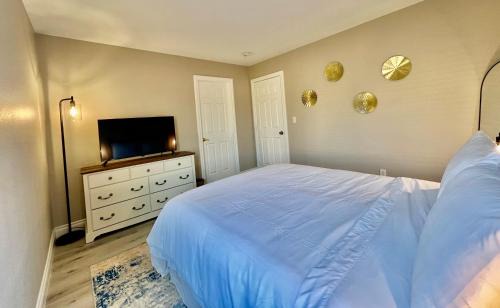 North Las Vegas House | Family-Friendly Craig Ranch HomeShare with 24/7 Care