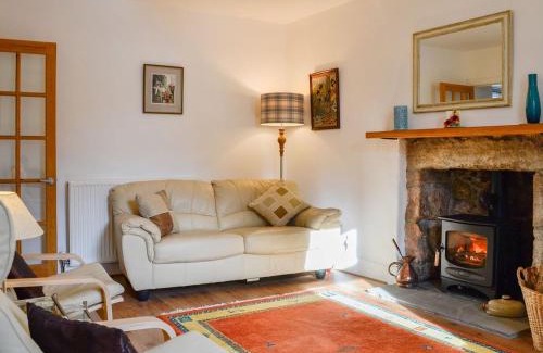 Ballater House | Discover Craigclunie: Family-Friendly Retreat with Hot Tub