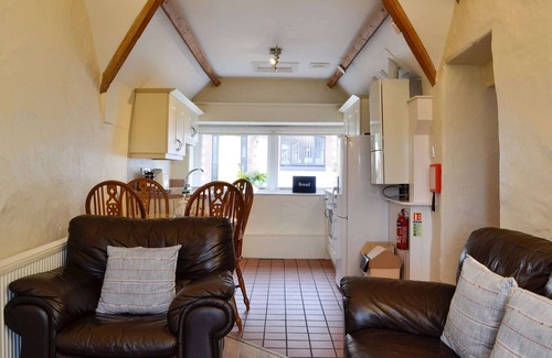 Lydstep Cottage | Inviting 2 Bedroom Retreat in Lydstep near Tenby