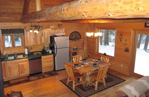 Wetmore Cabin | Exceptional Cranberry Lake Log Cabin: Private, Pet Friendly Retreat