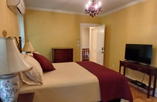 Bala Bed & Breakfast | Cranberry Moon Inn B&B