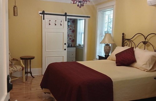 Bala Bed & Breakfast | Cranberry Moon Inn B&B