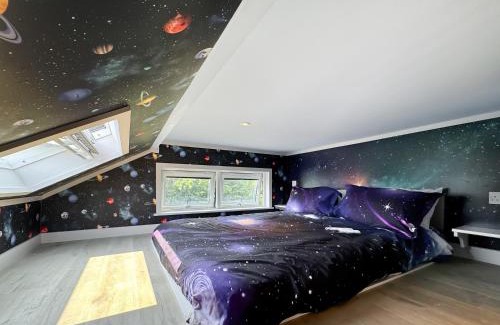 East Woodyates House | Discover Cranbourne Chase Stargazer - Family Friendly Retreat