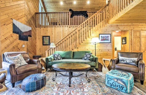 Crandon House | Family-Friendly Crandon Cabin with Boat Dock & Deck Access