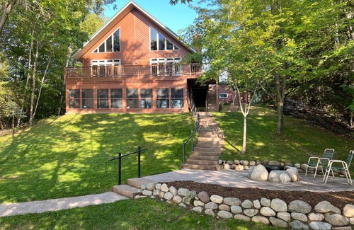 Crandon House | Family-Friendly Crandon Cabin with Boat Dock & Deck Access