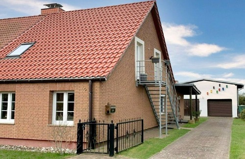 Mesekenhagen Apartment | Stunning Oceanfront Vrbo Property with Pool & Breakfast