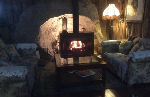 Sweetmans Creek Other | Idyllic Cranky Rock Cottage: Spa Retreat in Hunter Valley