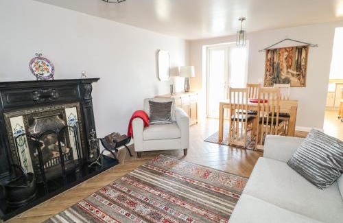 Carnlough House | Family-Friendly Retreat at Cranny Corner with Pet Amenities