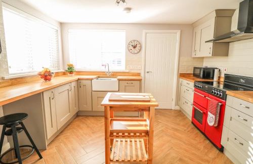 Carnlough House | Family-Friendly Retreat at Cranny Corner with Pet Amenities