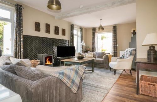 Crantock House | Guest Rated 10/10 at Crantock Lodge - Pet & Child Friendly
