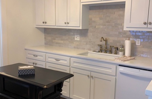 McKinney Cottage | Perfect Getaway: Crape Myrtle Cottage in Historic McKinney