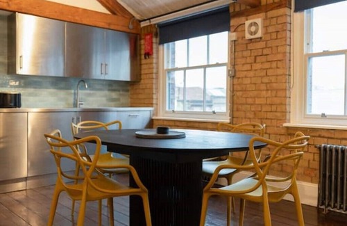 Shoreditch Apartment | Contemporary Crashpads Shoreditch Penthouse Loft with Spa