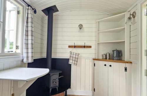 Beauly Cabin | Pet-Friendly Craskie Glamping Pods with Breakfast Included