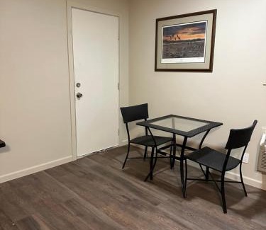 Klamath Lake Hotel | Gateway to Crater Lake: Pet-Friendly 5-Star Retreat