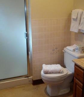 Rocky Point Resort | Pet-Friendly Retreat at Crater Lake Gateway-Rocky Point Resort