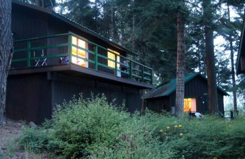 Rocky Point Resort | Pet-Friendly Retreat at Crater Lake Gateway-Rocky Point Resort