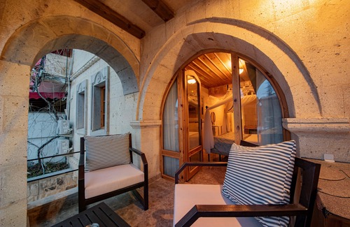Goreme Hotel | Guest Rated Cratus Stone Palace: Eco-Friendly Retreat