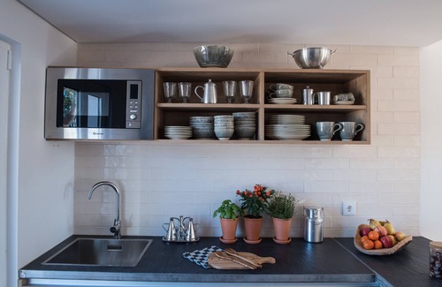 Baiona House | Relax at Craveiral Farmhouse by Belong - Pet Friendly Oasis