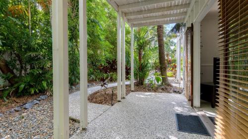Port Douglas House | Family-Friendly Craven Cottage - Relax at Full Moon Terraces