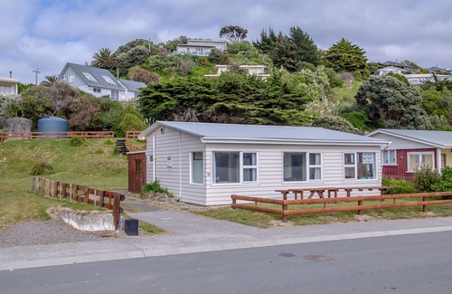 Castlepoint House | Unbeatable Ocean View at Crayfish Cove Castlepo