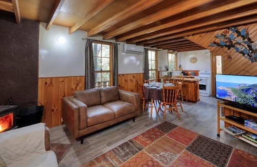 Crayfish Creek Resort | Relax at Crayfish Creek Van & Cabin Park with Ocean Views