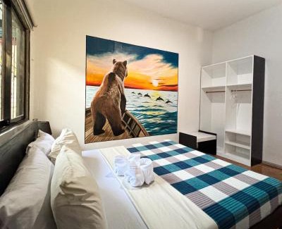 Basdiot Hostel | Discover Crazy Bears Hostel: Top-Rated with Breakfast & Accessibility