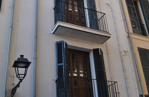Old Town Apartment | Discover Cream Homes La Rambla: Rated 9.6, Family-Friendly Stay