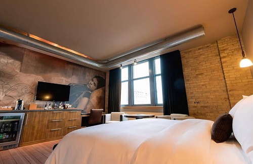 Fifth Ward Hotel | Pet-Friendly Cream Studio at The Iron Horse Hotel