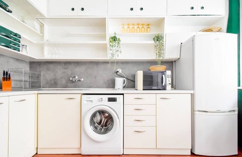 Lozenets Apartment | Budget-Friendly Central Hotel with Free Parking & Kitchen