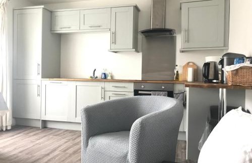 Creegh House | Experience Comfort at Cree River Cottage - Rated 9/10