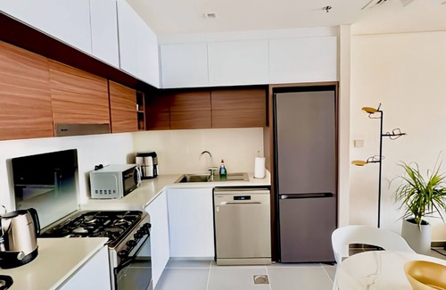 Dubai Apartment | Creek Edge 1-bedroom with WiFi ,High floor, Creek Harbour view