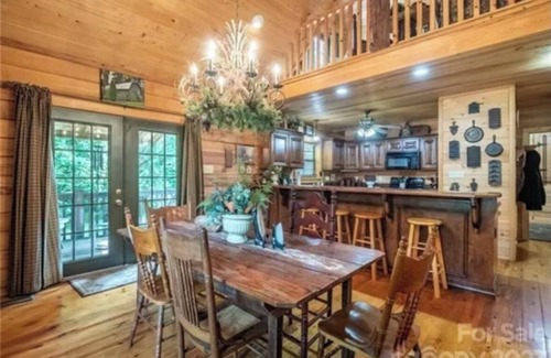 Maggie Valley Cabin | Scenic Creekfront Cabin Steps from Downtown Attractions