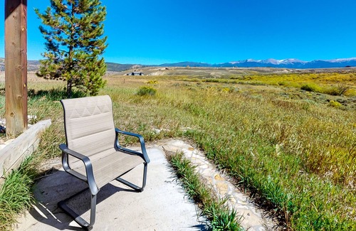 Pole Creek House | Creek-Side Mountain Townhouse with 180° View and Fireplace - Near Winter Park