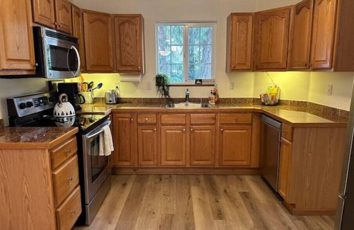 Mount Hood Village Cottage | Explore Creek Side Adventure Cottage Near Mt. Hood