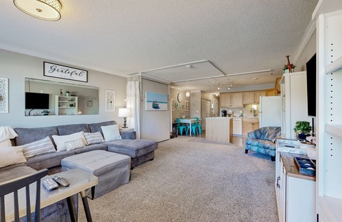 Neskowin Condo | Idyllic Creekfront Condo with Beach Access and Ocean Views
