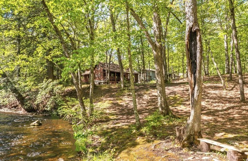 Bushkill Cabin | Rustic Log Cabin Retreat by the River with Pool & Spa
