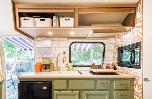 Cosby House | Cozy Creekside Airstream Retreat with Breakfast & Kitchen