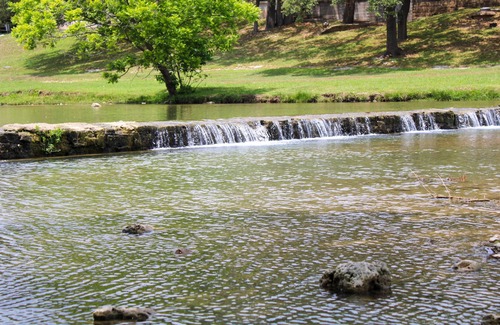 Salado Apartment | Creekside Baines Suite